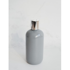 Šedá lahvička BELA 300 ml a bílo-stříbrný DISC TOP od DomaLEP.cz